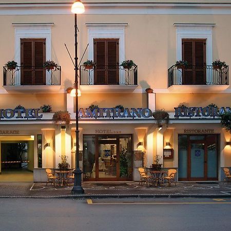Hotel Ristorante Amitrano Pompei Esterno foto