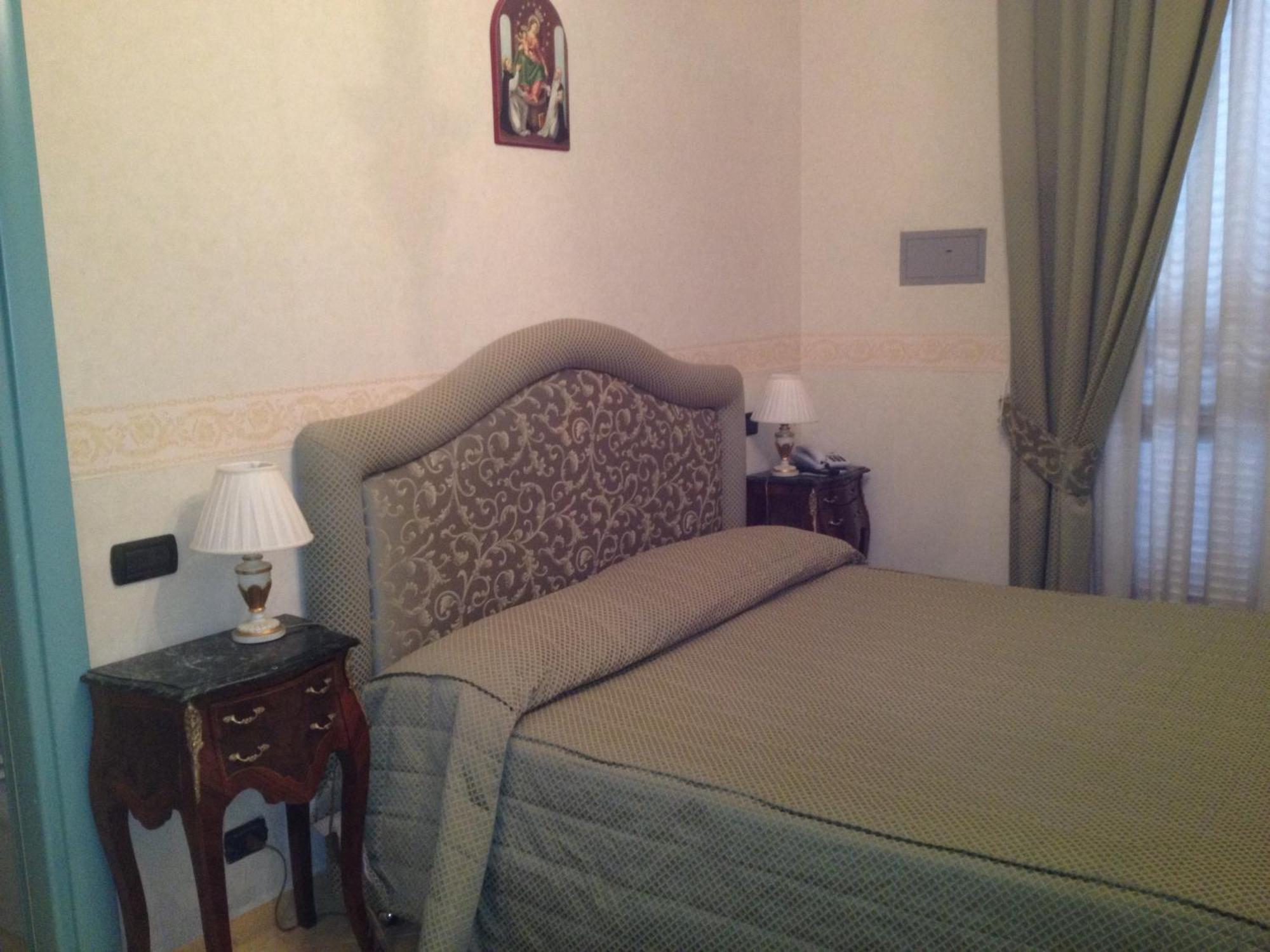 Hotel Ristorante Amitrano Pompei Esterno foto