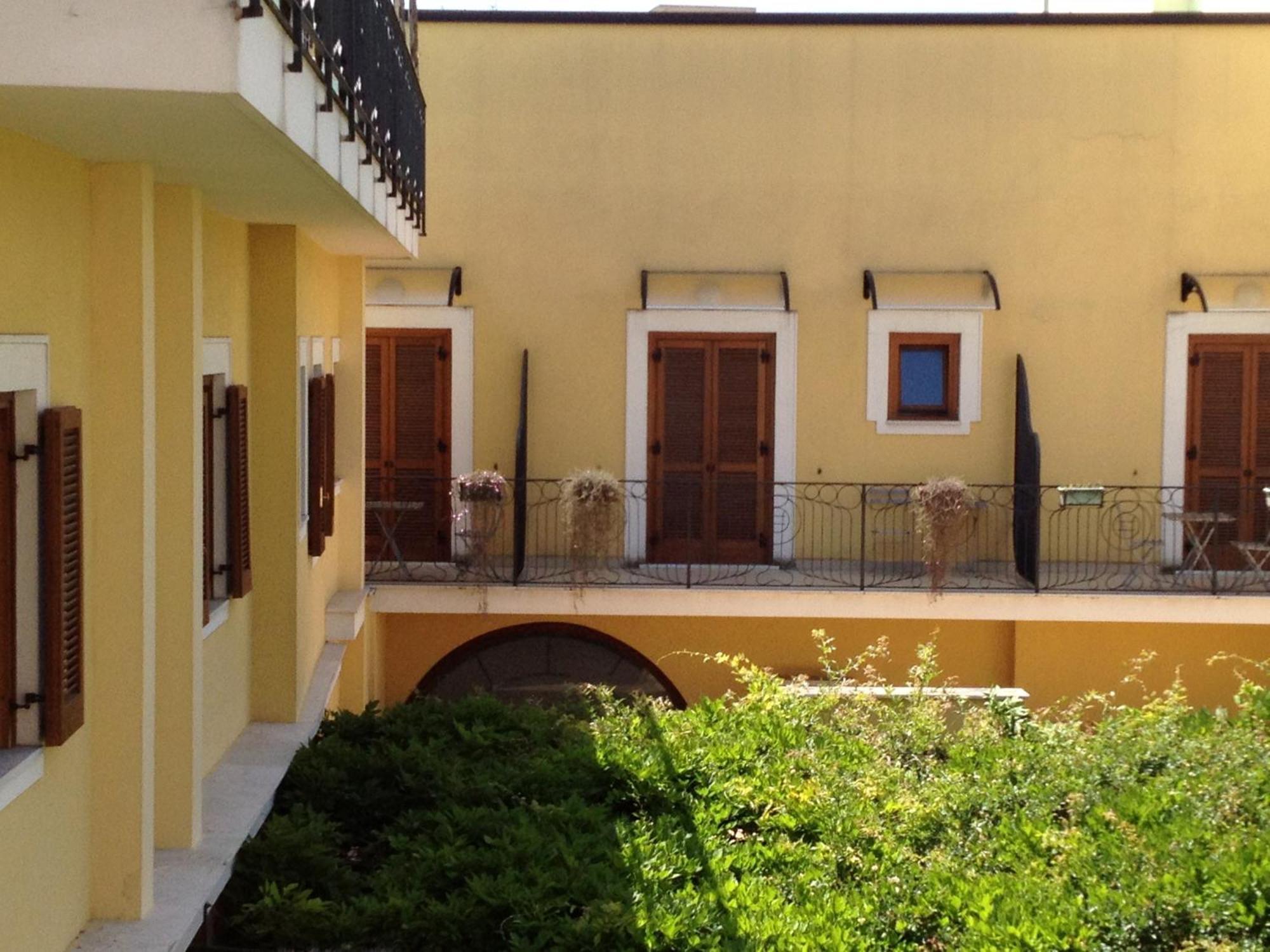Hotel Ristorante Amitrano Pompei Esterno foto
