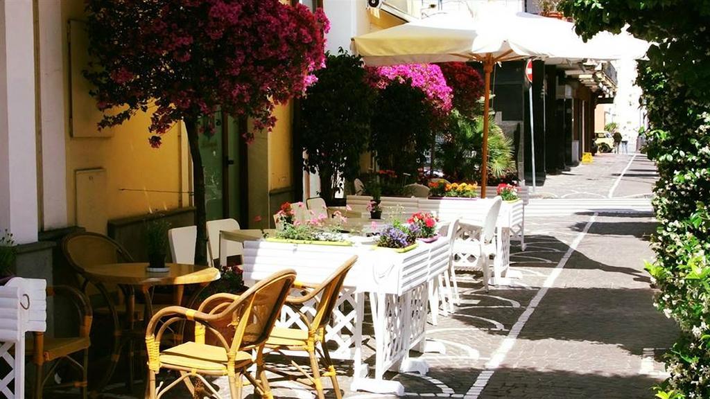 Hotel Ristorante Amitrano Pompei Esterno foto