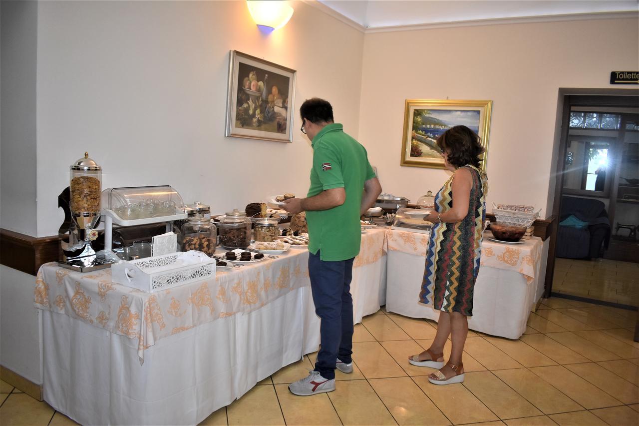 Hotel Ristorante Amitrano Pompei Esterno foto
